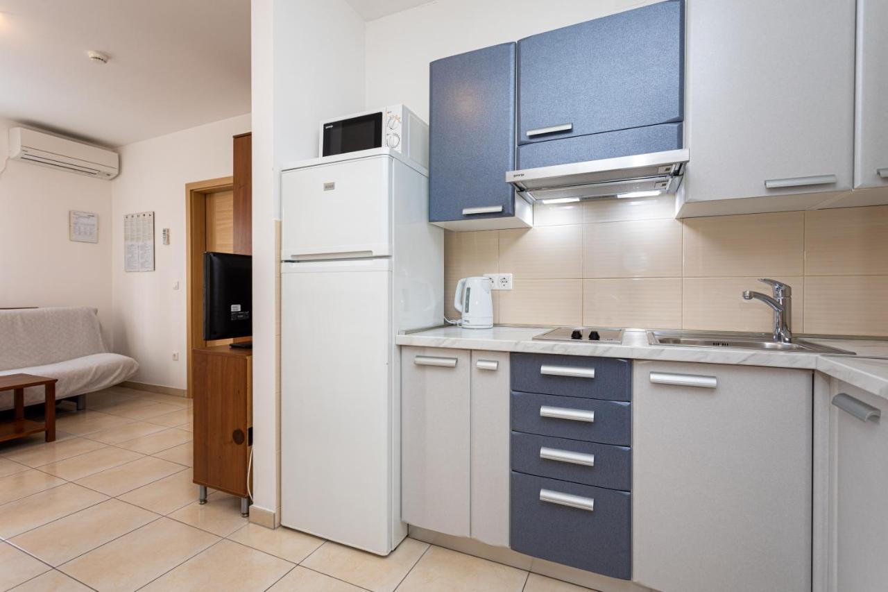 Apartments Crnekovic V Baska  Ngoại thất bức ảnh