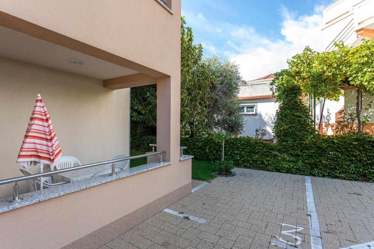 Apartments Crnekovic V Baska  Ngoại thất bức ảnh