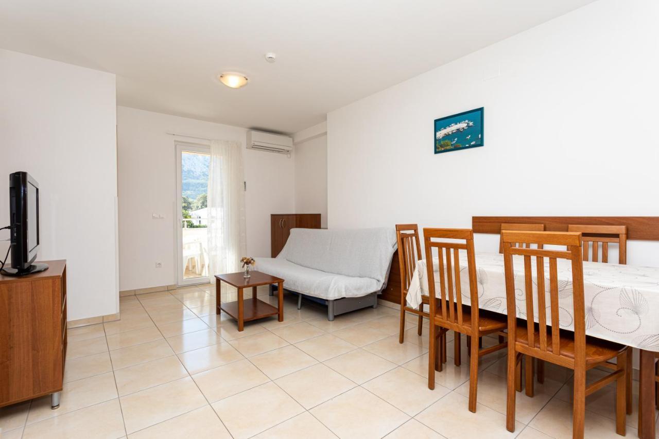 Apartments Crnekovic V Baska  Ngoại thất bức ảnh