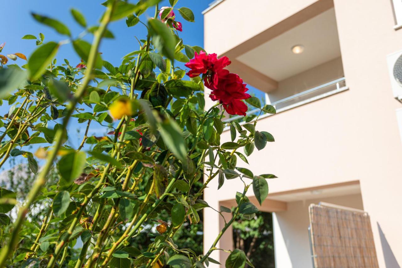 Apartments Crnekovic V Baska  Ngoại thất bức ảnh